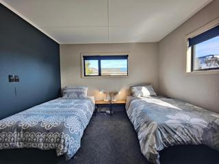 Korimako Sea View Sanctuary - 6