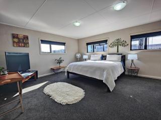 Korimako Sea View Sanctuary - 2