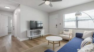 Waterfront - Family & Pet Friendly for 6 - 6