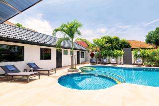 Villa Pattaya Hill, Free Electricity, minutes from Beach and Pattaya - 5