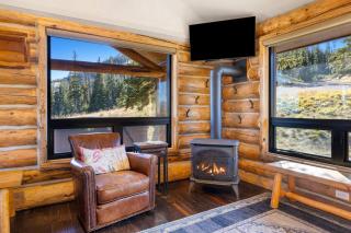 Cowboy Heaven Cabin Ski-In Ski-Out Hot Tub - 9