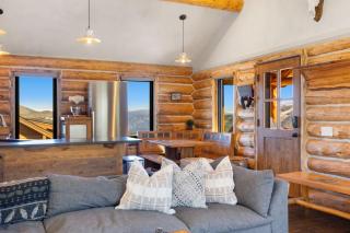 Cowboy Heaven Cabin Ski-In Ski-Out Hot Tub - 1