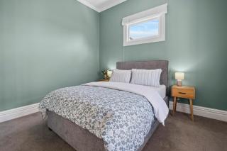 Poolside Villa on Dublin - Martinborough Retreat - 1