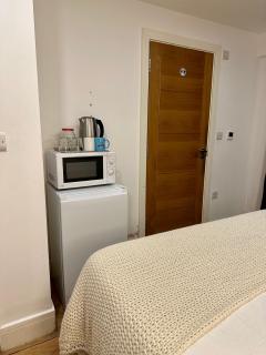 Theo Ensuite Room - 1