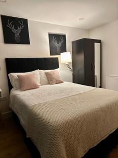 Theo Ensuite Room - 4