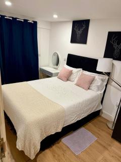 Theo Ensuite Room - 3