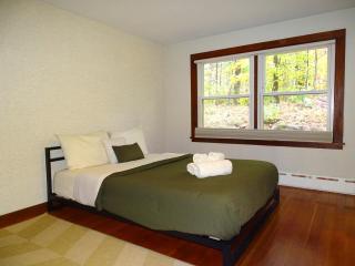 Beautiful Guest Cabin on Quiet Estate - 5