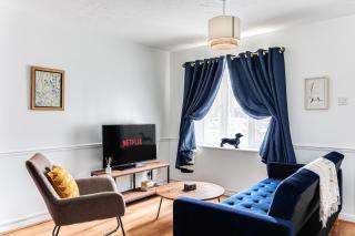 Cosy Sleeps 5 Bedford Stay Superfast WiFi - 5