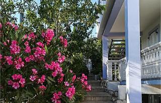 Gorgeous Apartment In Novi Vinodolski With Wifi - 3