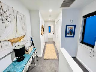 2 Bedroom Townhouse - Close to Beach - 9