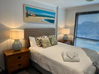 2 Bedroom Townhouse - Close to Beach - 7