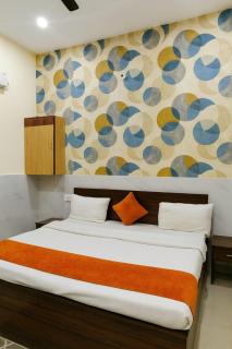 Hotel Dolphin Palace Family Rooms - Near Taj mahal - Affordable Stay - - 1