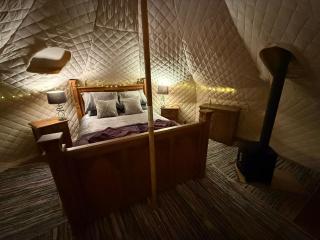 Under the North Star Luxury Lotus Bell with Hot Tub - 8