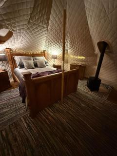 Under the North Star Luxury Lotus Bell with Hot Tub - 7