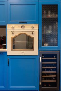 Spacious 5-Room Apartment by the Beach Bat Yam - 9