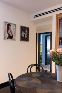Spacious 5-Room Apartment by the Beach Bat Yam - 7