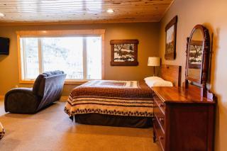 Spruces at Pine Cone Lodge- Big Sand Lake - 9