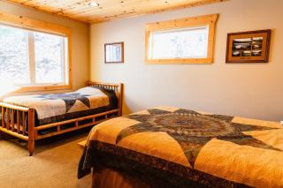 Spruces at Pine Cone Lodge- Big Sand Lake - 7