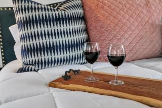 Coco Casita Hot Tub - 4 miles to Downtown Fred - 9