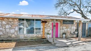 Coco Casita Hot Tub - 4 miles to Downtown Fred - 4