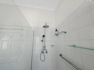 Classic Meets Modern in Central Wagga - 1