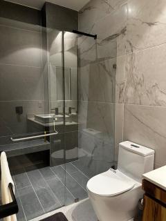 Hermoso departamento 2 recámaras con alberca - 1