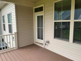 Private Room In A Modern Home - 4