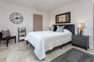 Serendipity Retreat - Dogs Welcome Farm Tours and Private Yoga Sessions - 1