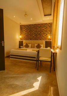 The Mark by Sar Taj Hotel and restaurant - Affordable Stay Near Taj Mahal - Agra - 2