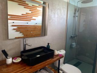 Archipel Guadeloupéen - Entre grand balcon, piscine & lagon - Élégant cocon d'architecte 2 étoiles - 2