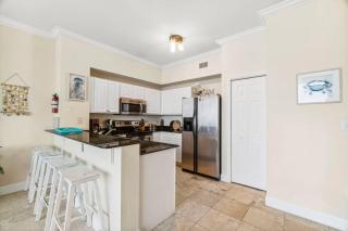 Ocean Front Condo 29th Floor - Must be 25 to Book - 4