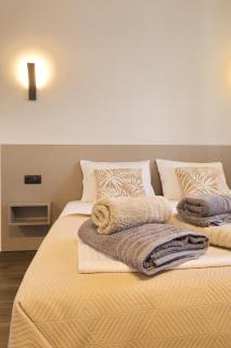 4 Lemons Luxury Studios - 3