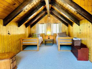Hidden Pines Cabin - Nearby Snow & Play - 2