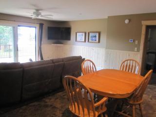 Oak at Pine Cone Lodge - 1 large bedroom - 5