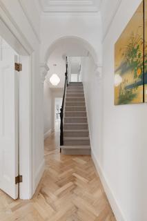 The Newtown Haven with Private Parking - 2