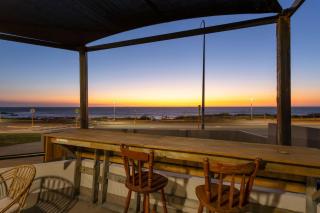 Trigg Coastal House - 8