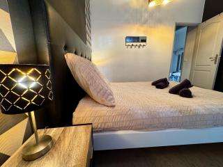 Le Nova - 2 chambres, Parking privé, Centre ville - 6