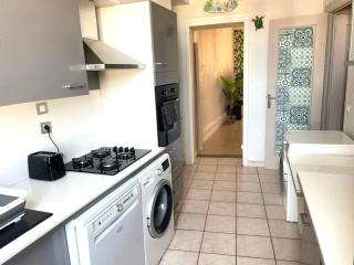 Le Nova - 2 chambres, Parking privé, Centre ville - 4