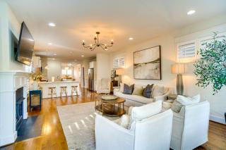 Walk to 12 South Getaway with Outdoor Dining! - 7