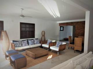 Angra dos Reis Ampla com Conforto e Deck para Lanchas - 8