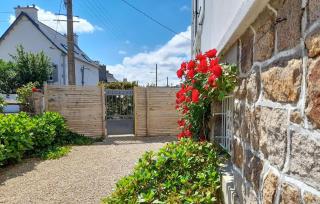 5 Bedroom Lovely Home In Saint-Martin-Des-Champ - 2