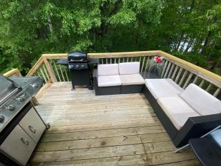 Lake home 4BR, 3BA Retreat Near Shops & Private 2 Level Dock - 1