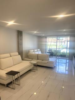 Contemporary Waterfront Condo - 6