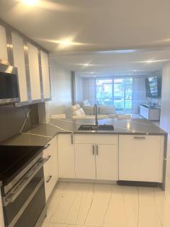 Contemporary Waterfront Condo - 4