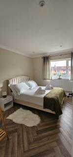 Modern 3 bed Home Minutes from Manchester Airport - 7
