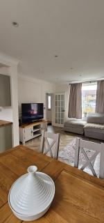 Modern 3 bed Home Minutes from Manchester Airport - 4