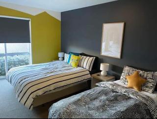 Habeke Bothy - epic views - 700mtrs to town - 3