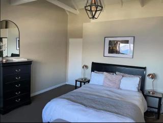 Habeke Bothy - epic views - 700mtrs to town - 2