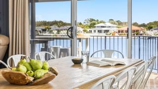 Pandanus - Spacious Waterfront Escape - 7