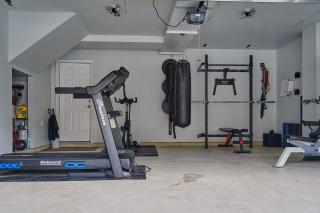 Modern Chic Gateway near DC & Fedex field - 2